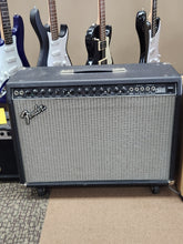 Load image into Gallery viewer, Fender Ultimate Chorus Guitar Amplifier - USED
