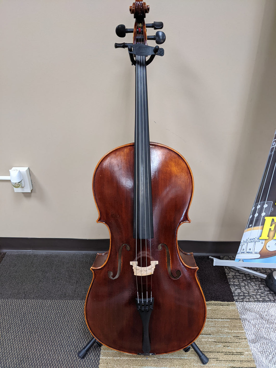 Kurtz 400 4/4 Cello with bag and bow - USED