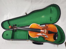 Load image into Gallery viewer, 16&quot; Knilling 1732 Viola with case - NO BOW - USED
