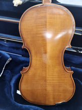 Load image into Gallery viewer, Knilling Bucharest 4/4 Violin with case - USED
