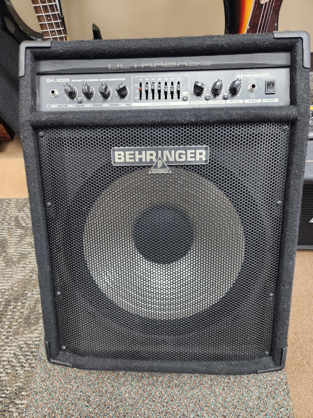 Behringer BXL3000A Bass Amplifier - USED