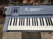 Load image into Gallery viewer, Studiologic MIDI Controller 88-Key Keyboard - USED
