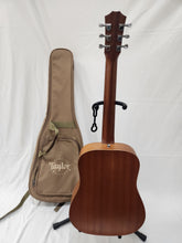Load image into Gallery viewer, Baby Taylor BT2e Acoustic Electric Guitar with gigbag - USED
