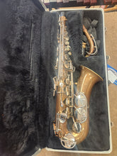 Load image into Gallery viewer, Bundy II Alto Saxophone with case - USED
