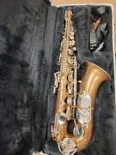 Load image into Gallery viewer, Bundy II Alto Saxophone with case - USED
