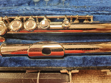 Load image into Gallery viewer, Gemienhardt M2 Student Flute with Case - Used
