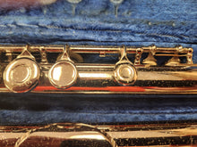 Load image into Gallery viewer, Gemienhardt M2 Student Flute with Case - Used
