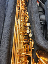 Load image into Gallery viewer, LeVante LV-AS4105 Alto Saxophone with case - USED
