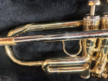 Load image into Gallery viewer, Getzen 300 Series Trumpet with Case - USED
