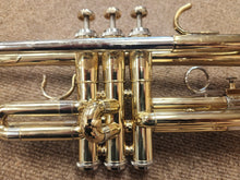 Load image into Gallery viewer, Getzen 300 Series Trumpet with Case - USED
