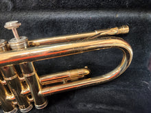 Load image into Gallery viewer, Holton 1602 Trumpet with Case - USED
