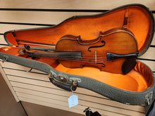 Load image into Gallery viewer, Antonious Stradivarius Cremonenfis Faciebat Anno 17 Violin 4/4 with case - USED
