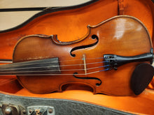 Load image into Gallery viewer, Antonious Stradivarius Cremonenfis Faciebat Anno 17 Violin 4/4 with case - USED
