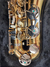 Load image into Gallery viewer, Selmer TS600 Student Model Tenor Saxophone with hard case - USED
