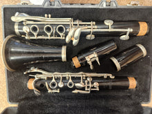 Load image into Gallery viewer, Selmer CL300 Bb Clarinet - Used
