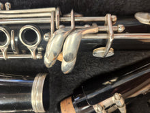 Load image into Gallery viewer, Selmer CL300 Bb Clarinet - Used

