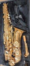Load image into Gallery viewer, Jupiter JAS-767 Alto Saxophone with case - USED
