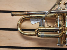 Load image into Gallery viewer, Getzen 300 Series Trumpet with Case - USED
