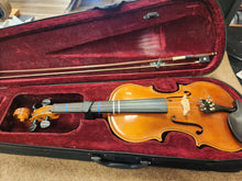 Load image into Gallery viewer, Klover 4/4 Violin with case - USED
