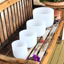 Load image into Gallery viewer, Set of 4 White Sound Therapy Bowls in Beige Carry Case
