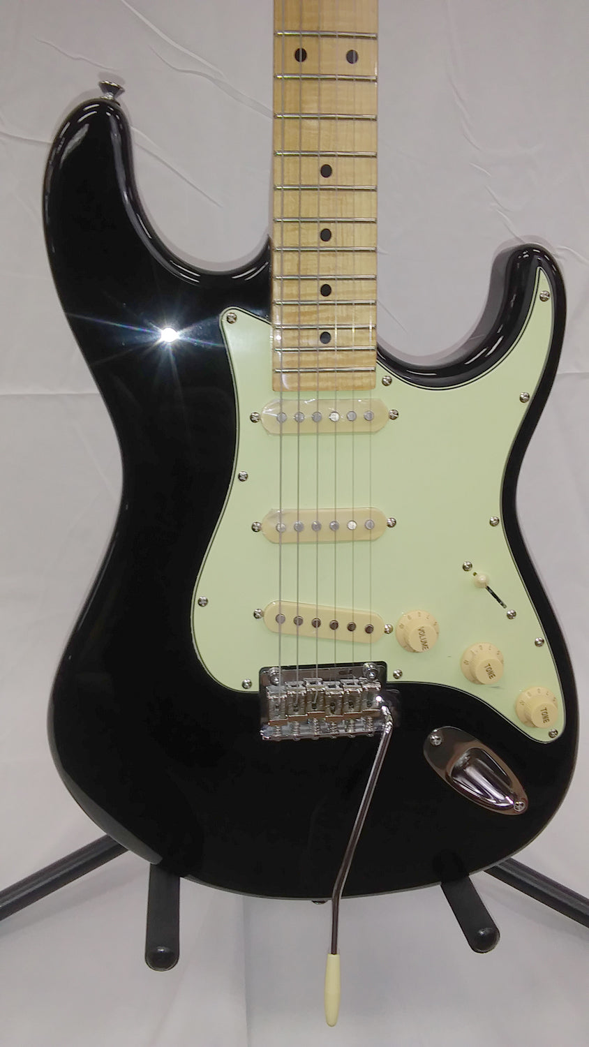 Tagima T-635 Classic Series Strat Style Electric Guitar Black w