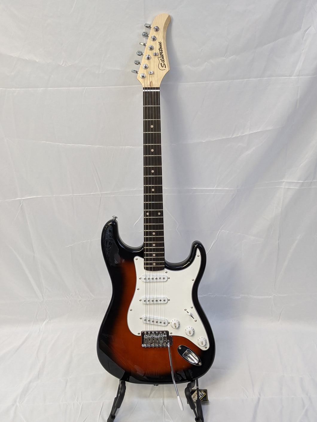 Silvertone SS15TS Electric Guitar Sunburst