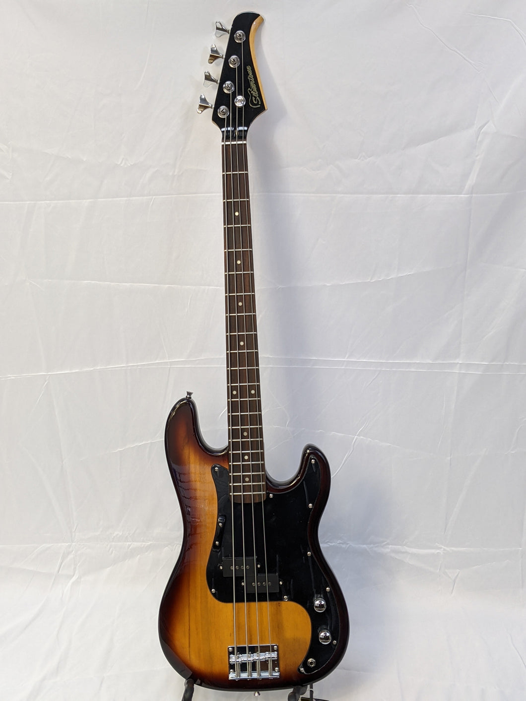 Silvertone SSLB11TS Electric Bass Guitar Sunburst