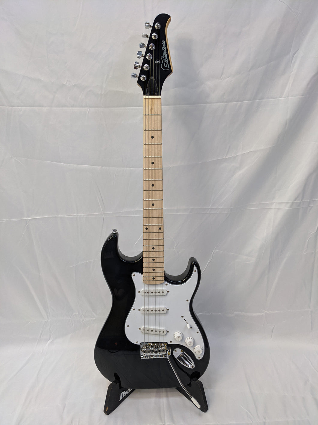 Silvertone SS11BK Strat Style Electric Guitar Black