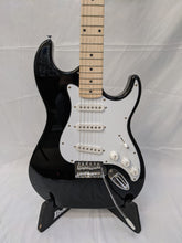 Load image into Gallery viewer, Silvertone SS11BK Strat Style Electric Guitar Black
